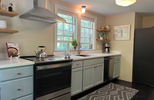 Hanover House | Luxury Graduation Rental- Walk to Dartmouth!