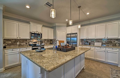 Granbury House | Luxury Granbury Home w/Game Room: Steps to Lake!