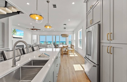 Gulf Trace House | Luxury Grayton Beach House ON THE SAND in 30a! Private Beach, Porch, Balcony.