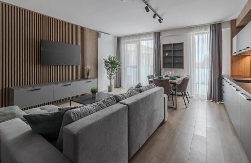 Oradea Apartment | Luxury Grey Residence - Central, Free Parking, Self Check-In
