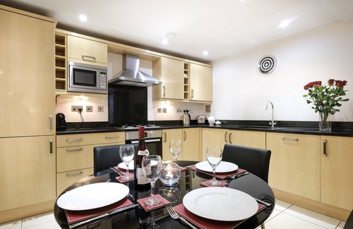 Bath Apartment | Luxury Ground Floor Apartment with Parking in Central Bath