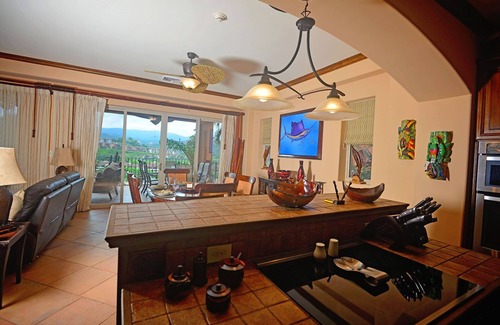 Canton Parrita Condo | Luxury Ground Floor Condo, close to pool access to beach club at Los Suenos.
