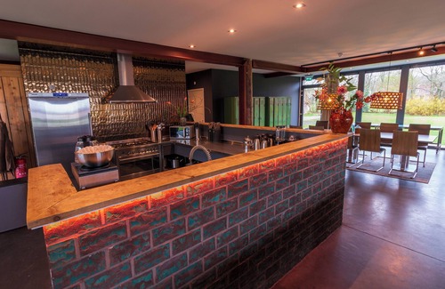 Schoonloo Villa | Luxury group accommodation with hot tub