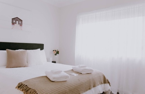 Central Mudgee House | Luxury Guesthouse , 2 Bedroom 2 Bathroom , Perfect Location