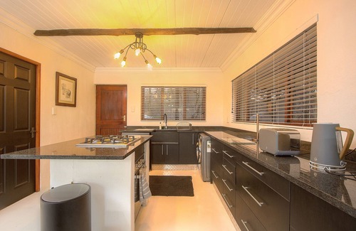 Marloth Park House | Luxury Guesthouse Co @ HoneymoonHouse