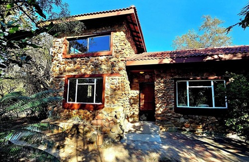 Marloth Park House | Luxury Guesthouse Co @ FlintstoneHousen5bedroom house in phenomenal Marloth Park