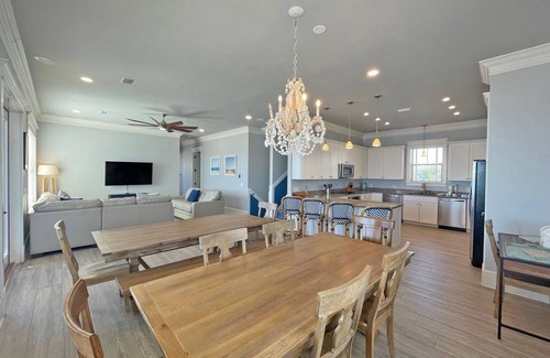 Villa Primera House | Luxury Gulf Front Home w/Gulf front pool and private dune walk-over to beach