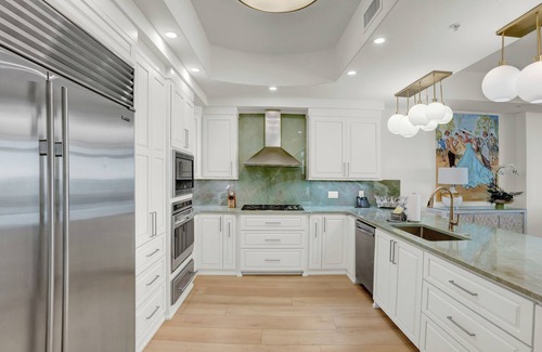 Orange Beach Condo | Luxury Gulf Front Condo | Balcony Grill