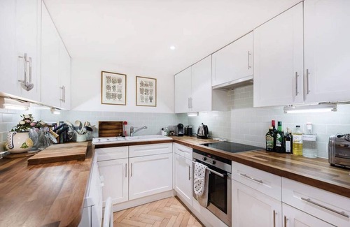 Belsize Park Apartment | Luxury Hampstead Heath 2 bed/2 bath apartment in historic priory