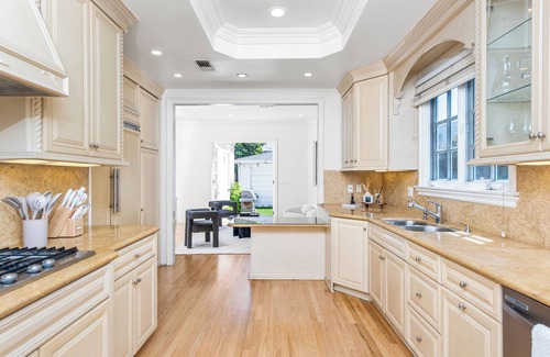 Carthay Circle House | Luxury Hancock Park Home