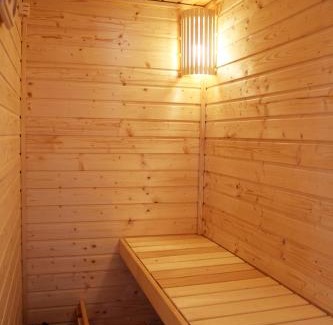 Medemblik Apartment | Luxury Harbour Apartment with Sauna and Jacuzzi