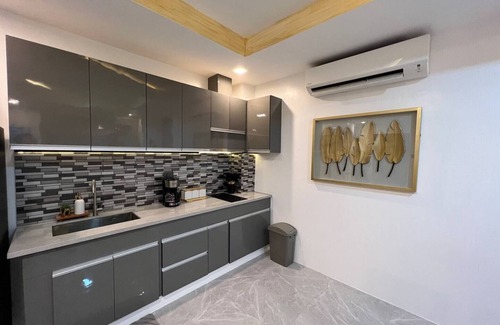 Malabanias Apartment | Luxury Haven Near Walking Streetnn