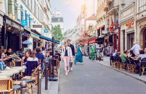 Quartier de la Monnaie Apartment | Luxury Heart of Saint Germain