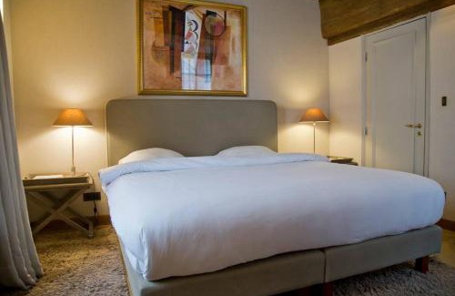 Quartier de la Monnaie Apartment | Luxury Heart of Saint Germain