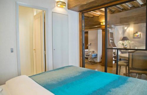 Quartier de la Monnaie Apartment | Luxury Heart of Saint Germain