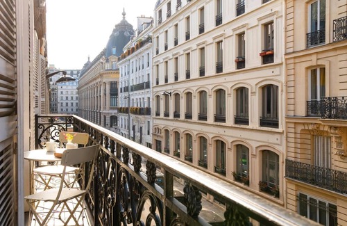 Quartier de la Porte-Saint-Denis Condo | Luxury High End Condo in the Heart of Paris