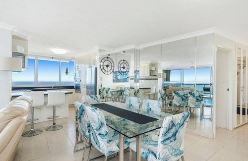 Surfers Paradise Apartment | Luxury High Floor Ocean View 2Bed 2Bath Apt
