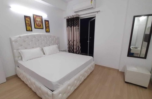 New Delhi Apartment | Luxury High Rise 3 BR Apt (171) in West Delhi