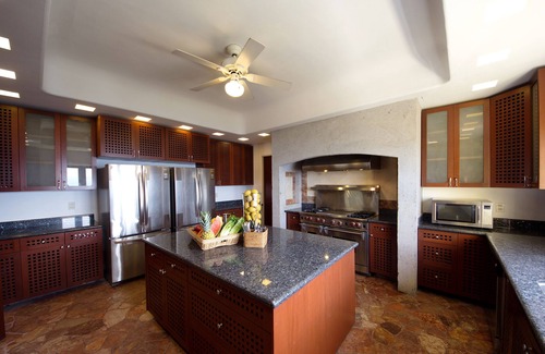 Conchas Chinas Villa | LUXURY HILLSIDE VILLA -WITH STAFF MOST STUNNING VIEWS