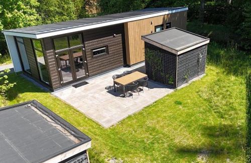 Sint Nicolaasga House | Luxury holiday home surrounded by water