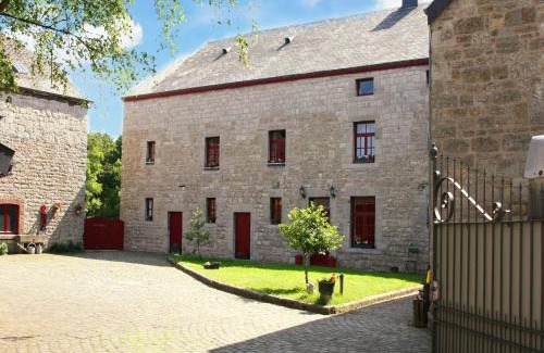 Monville House | Luxury Holiday Home in Melreux-Hotton with Sauna