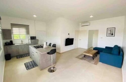 Kwatta Condo | Luxury holiday/Longstay apartment fully furnished with airco