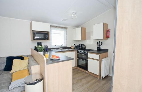 Ringwood Ski Chalet | Luxury holiday retreat set within Oakdene Forest - Park activities pass included free!