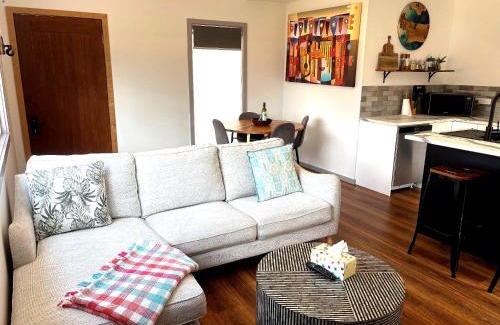 Mallacoota Apartment | Luxury Holiday Unit 8min walk to Town Center with Boat Parking