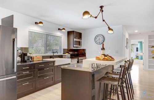 Lighthouse Point House | Luxury Home | 5BR-4BTH & Pool