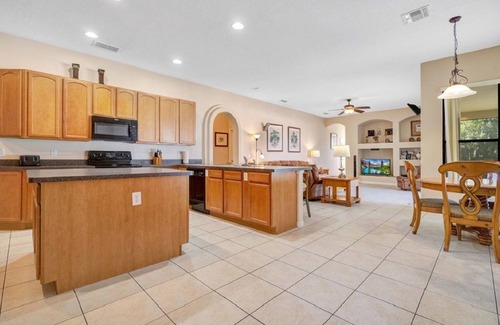 Legacy Park Villa | Luxury Home, Arcade, Heated Private Pool Free, Near Disneyland. Pet Friendly.