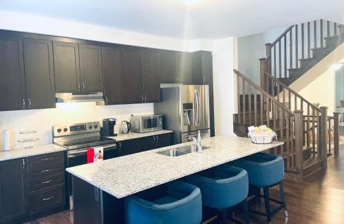 Pickering House | Luxury Home Away From Home