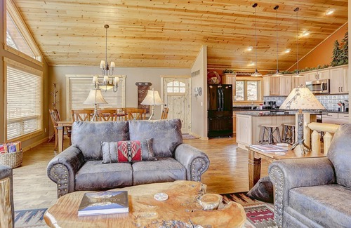 Venner Ranch Estates House | Luxury Home, Breathtaking Views, Hot Tub, Colorado Rocky Mountains
