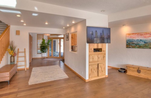 Cuchara House | Luxury Home, Family Groups, Nat’l Forest, Hot Tub, 2 Master Suites, Mtn Views