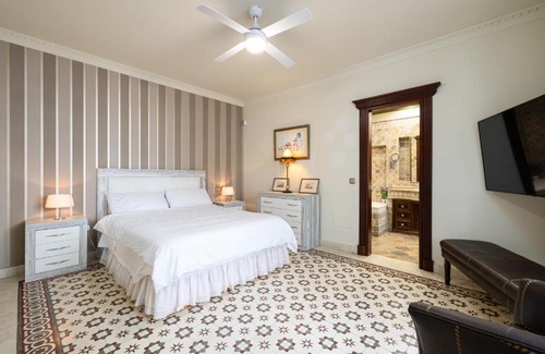 Fuengirola City Centre House | Luxury Home Fuengirola Center by AORA STAY