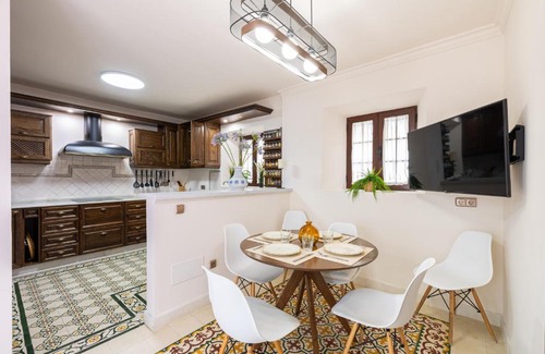 Fuengirola City Centre House | Luxury Home Fuengirola Center by AORA STAY