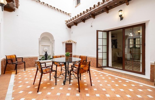 Fuengirola City Centre House | Luxury Home Fuengirola Center by AORA STAY
