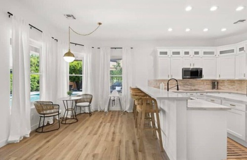 Mesa House | Luxury Home/Heated Pool/Theater/Putting Green AZnn
