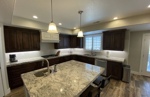 Taylorsville House | Luxury Home in Center of Salt Lake Valley - Minutes from Canyons and recreation