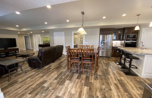 Taylorsville House | Luxury Home in Center of Salt Lake Valley - Minutes from Canyons and recreation