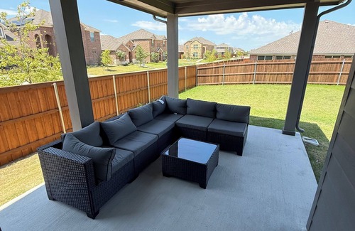 Elmo House | Luxury Home in Crandall – Near Forney & 30 Mins to Dallas
