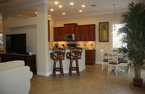 The Plantation Somerset Condo | Luxury home in gated community 3 miles away from the Ft Myers airport (RSW).