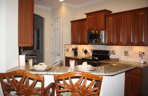 The Plantation Somerset Condo | Luxury home in gated community 3 miles away from the Ft Myers airport (RSW).