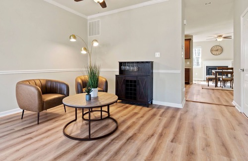 Glen Burnie House | Luxury Home in Glen Burnie w/ Movie Theater!