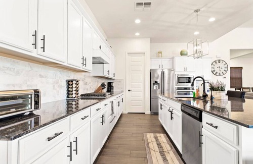 Litchfield Park House | Luxury Home in Litchfield Park w/Free Pool Heating