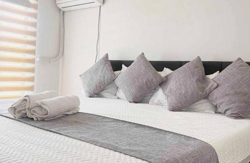 Juriquilla House | Luxury home, Jacuzzi/Rooftop, King, A/C, Netflix