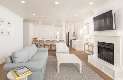 Fayetteville House | Luxury Home next to U of A, Dickson St & downtown