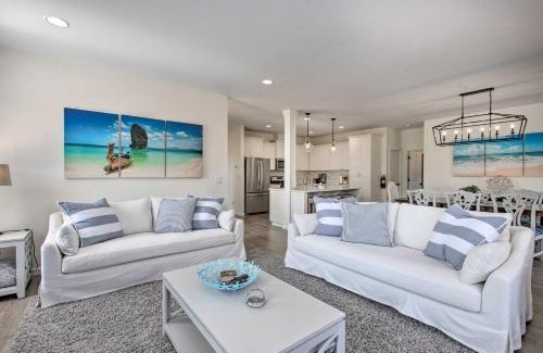 Seaside House | Luxury Home on Golf Course Walk to the Beach!