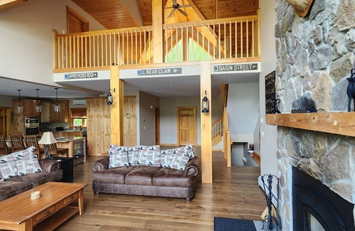 Lincoln House | Luxury Home On Loon Mtn Home, Spectacular Mountain Views, Pool/Spa access incl
