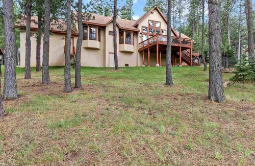 Angel Fire House | Luxury home on the golf course with spacious deck overlooking the mountains