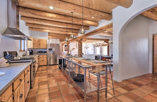El Prado House | Luxury Home Sleeps 10 with Game Room - Room for the whole family